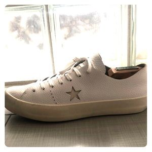 Converse size 9